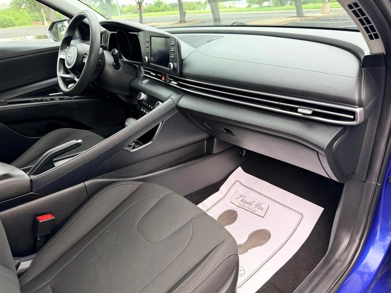Hyundai Elantra  2023