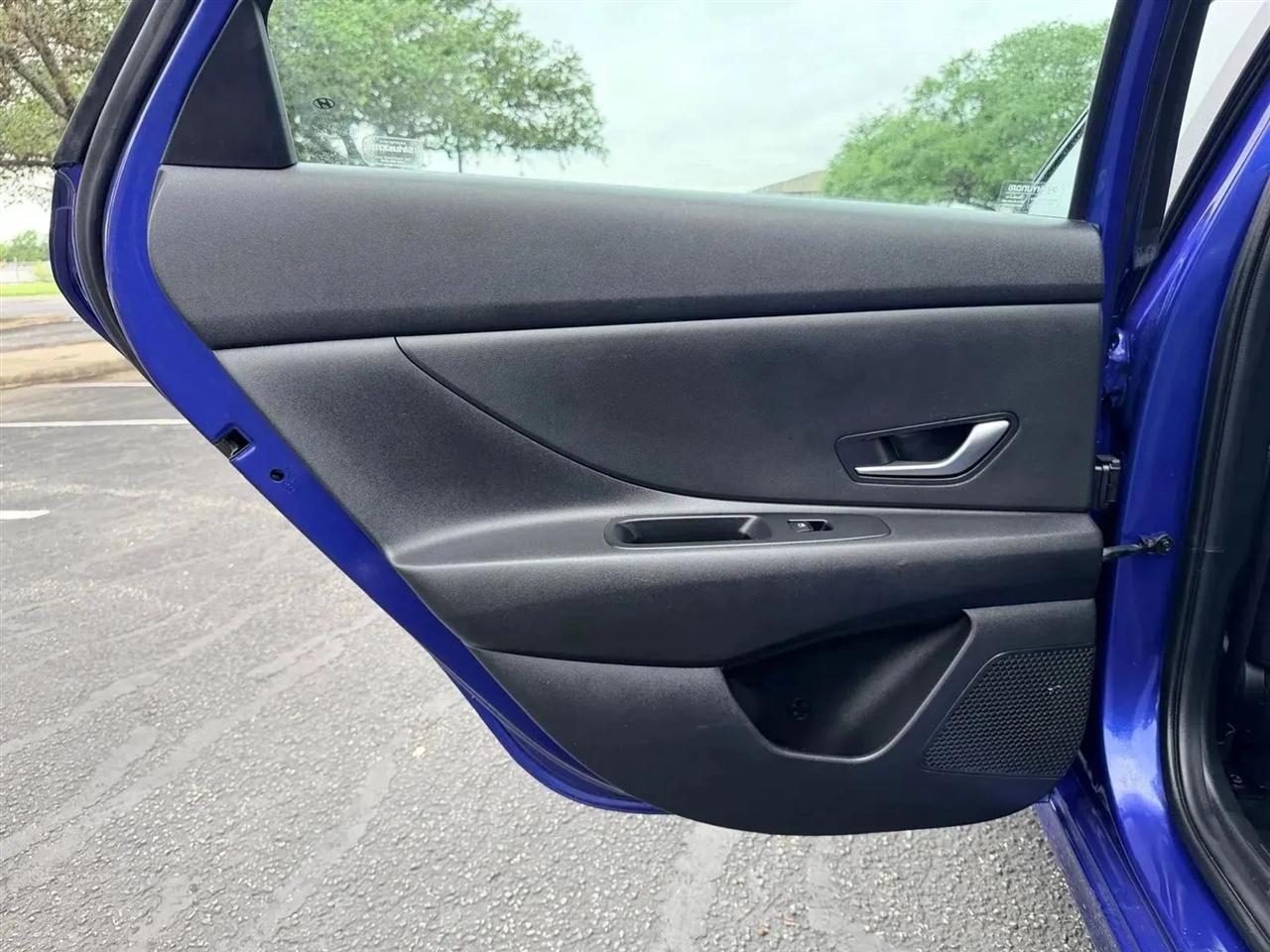 Hyundai Elantra  2023
