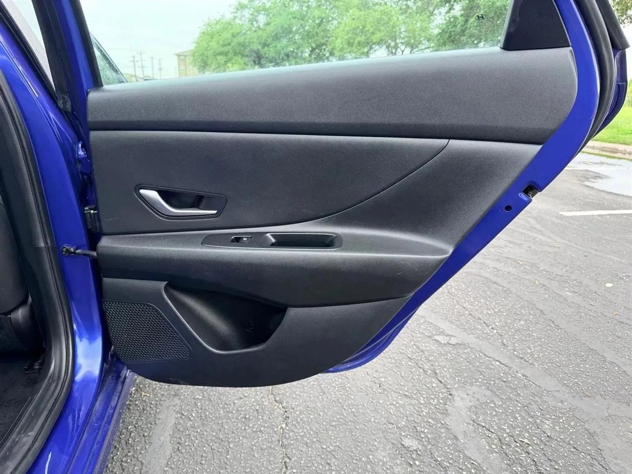 Hyundai Elantra  2023