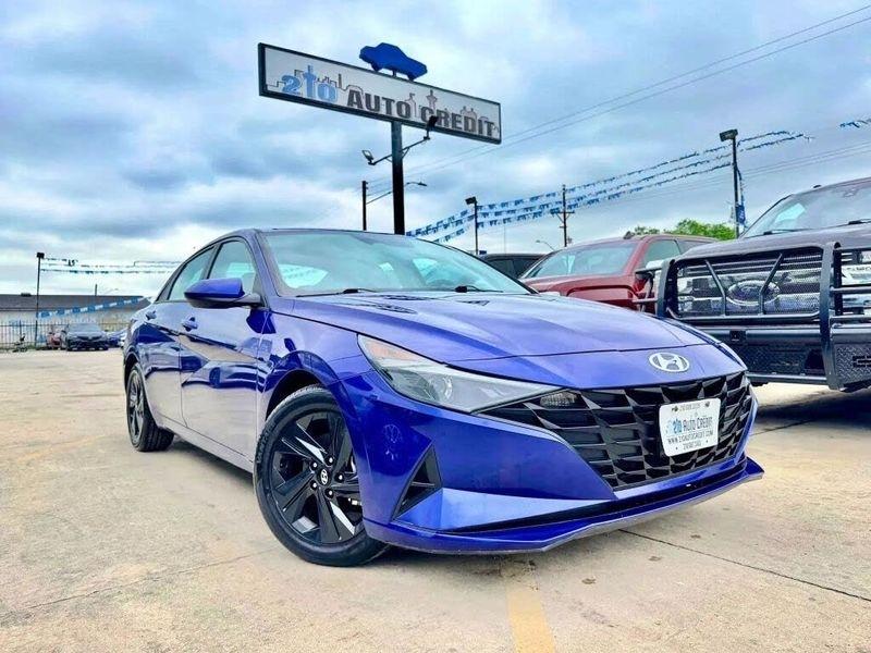 2023 Hyundai Elantra SEL Sedan 4D