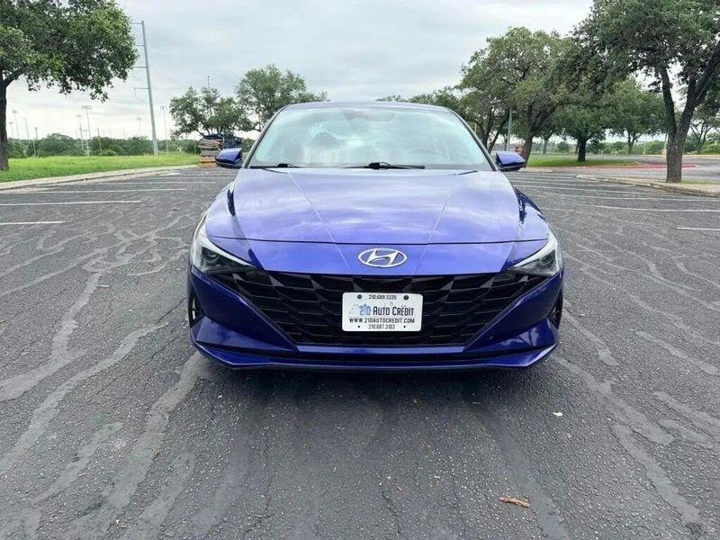 Hyundai Elantra  2023