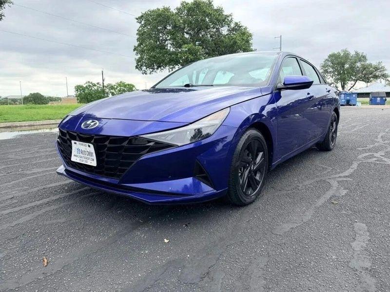 Hyundai Elantra  2023