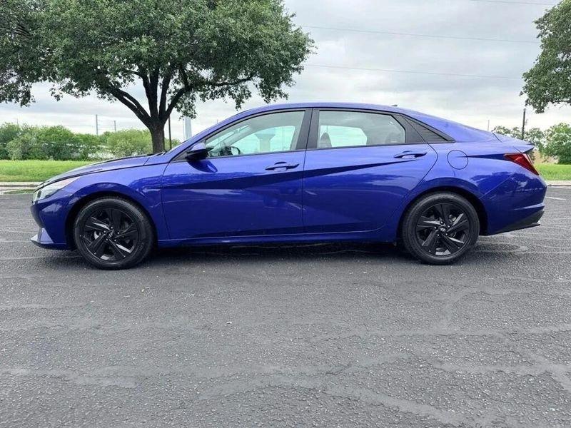 Hyundai Elantra  2023