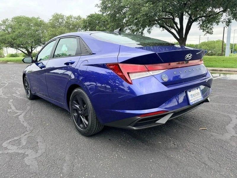 Hyundai Elantra  2023