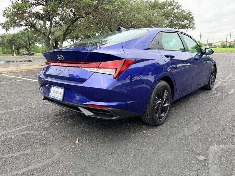 Hyundai Elantra  2023