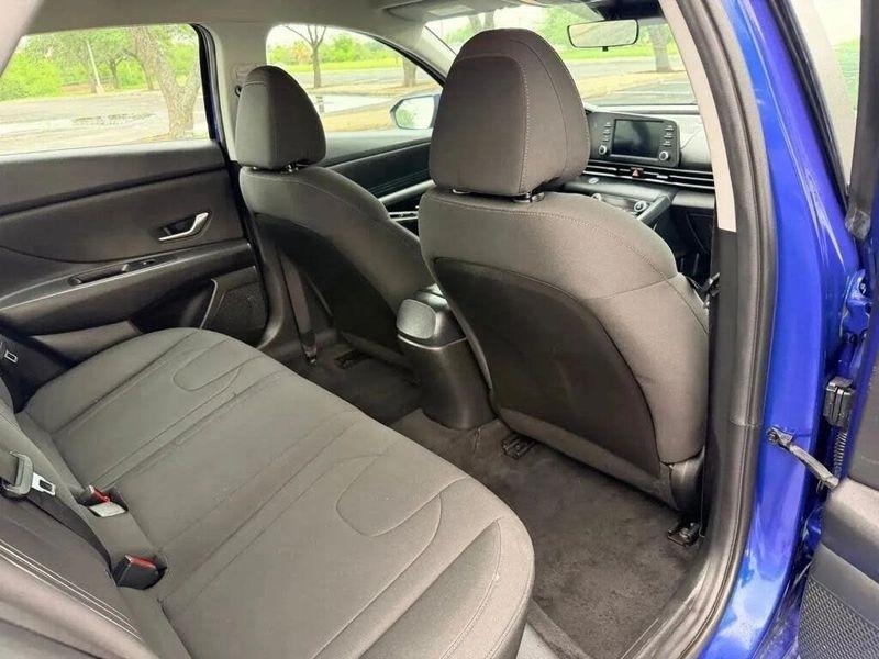 Hyundai Elantra  2023