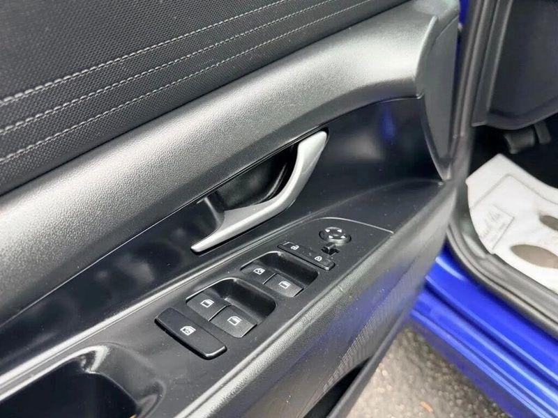 Hyundai Elantra  2023