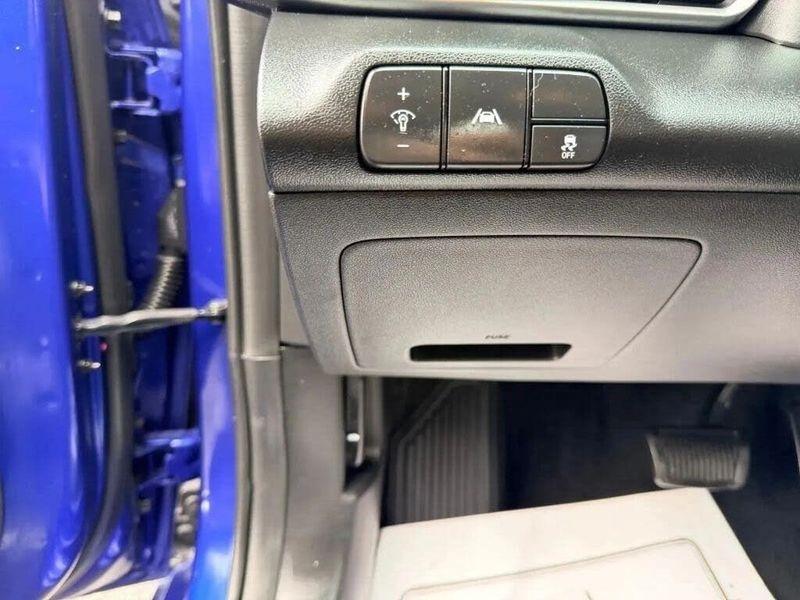 Hyundai Elantra  2023