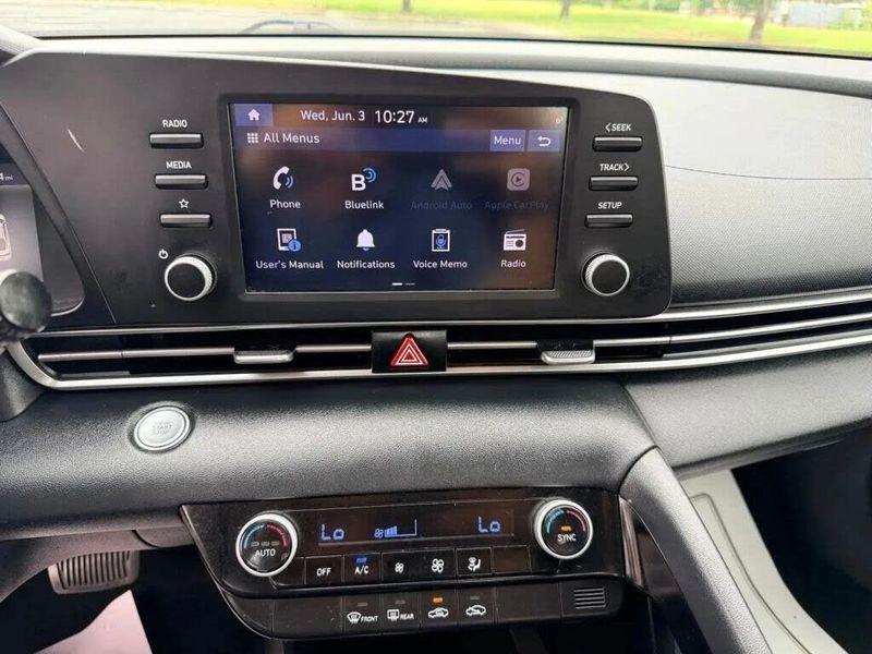 Hyundai Elantra  2023