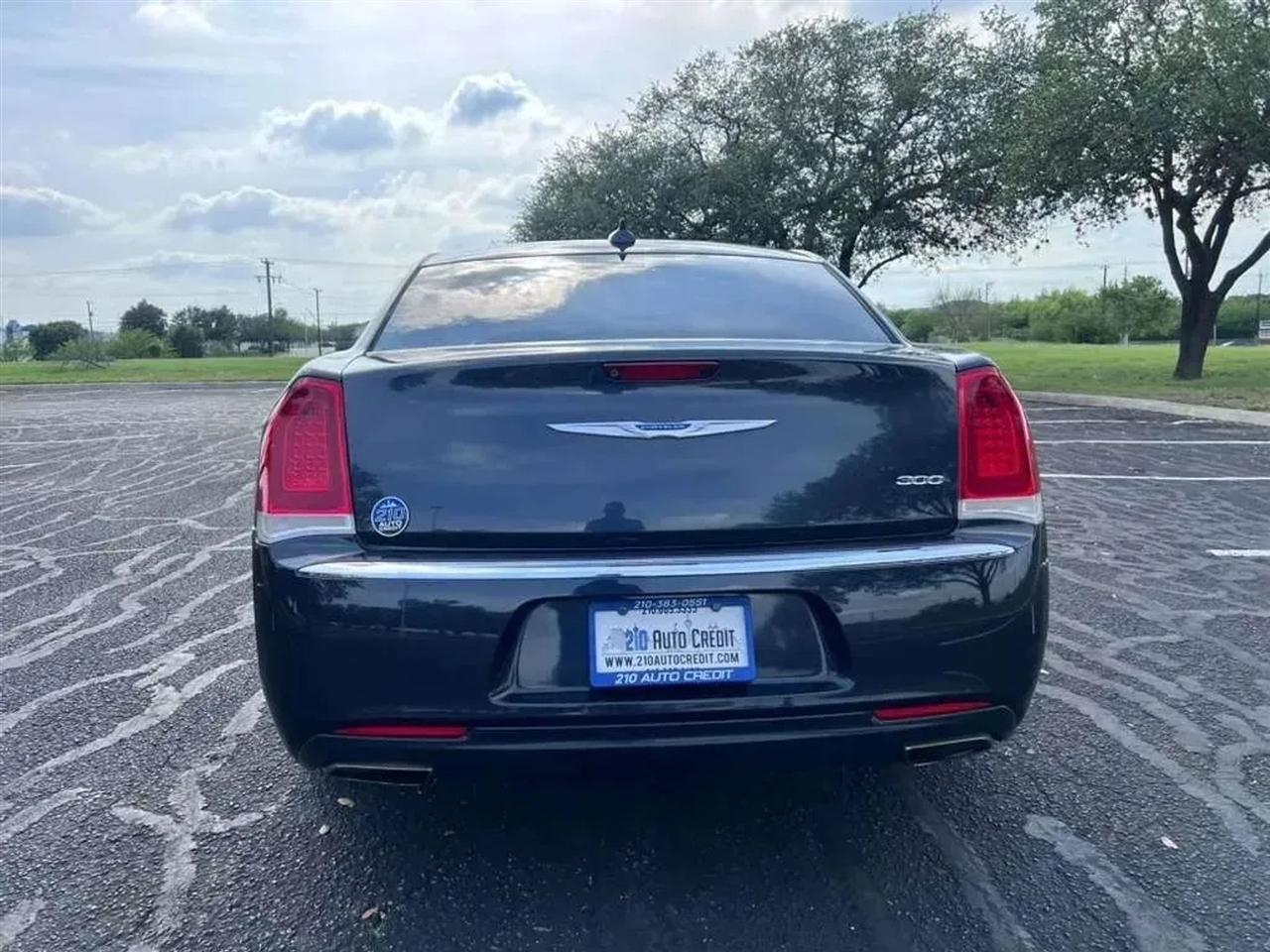 Chrysler 300  2018
