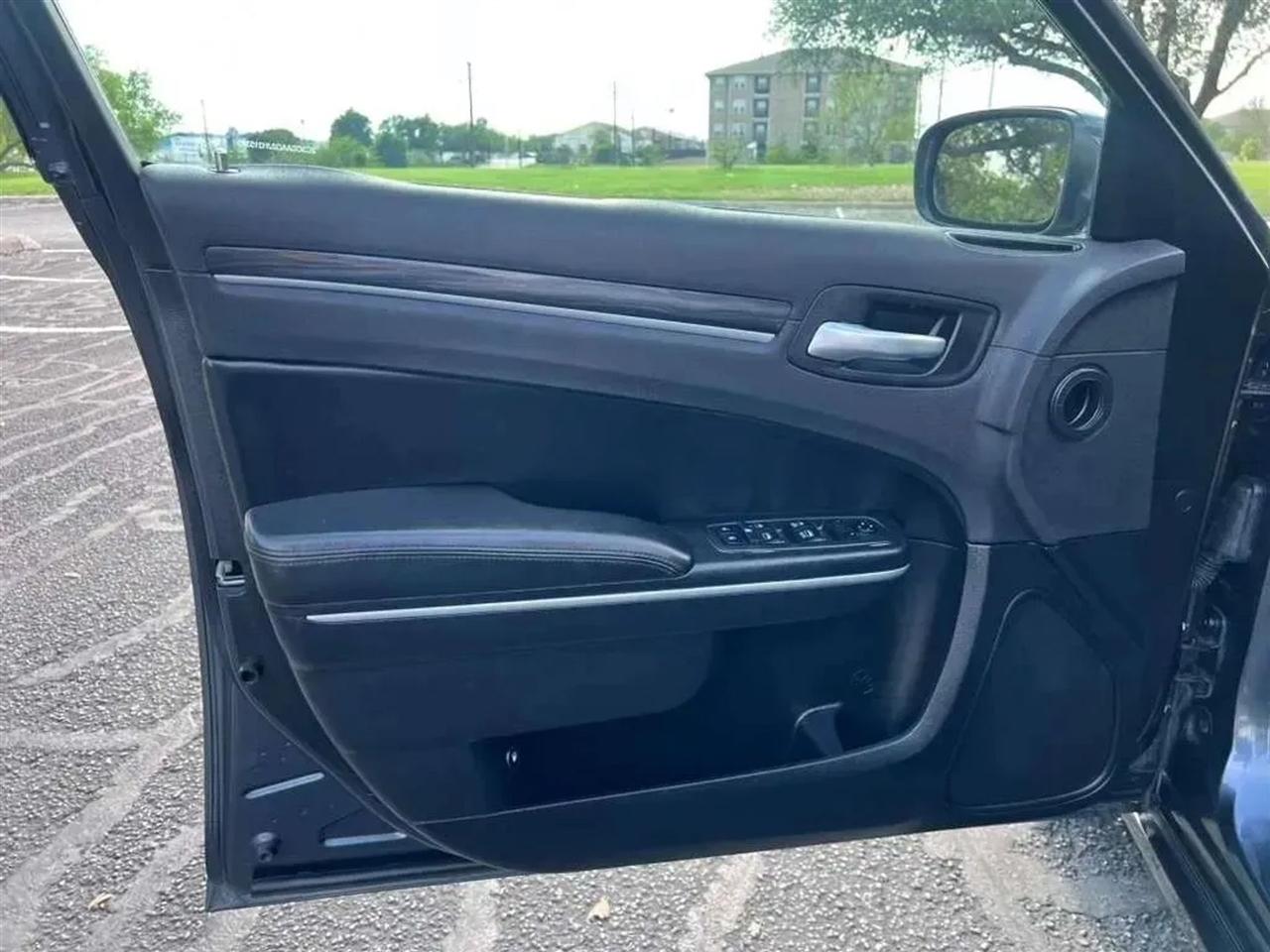Chrysler 300  2018