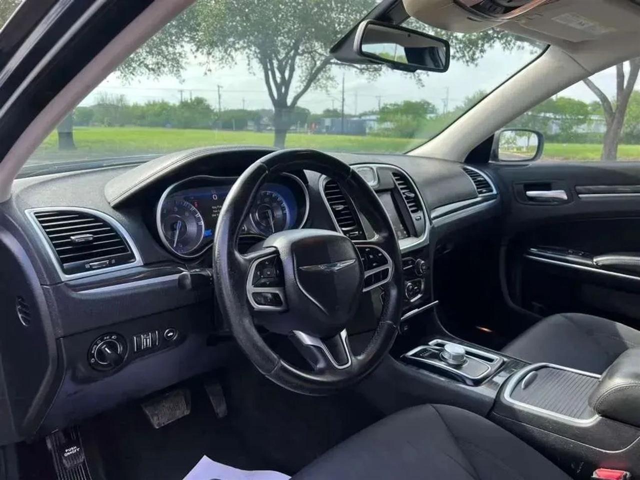 Chrysler 300  2018
