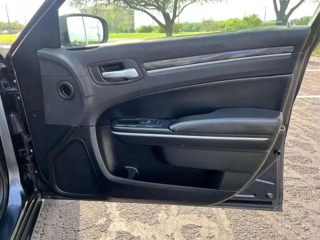 Chrysler 300  2018