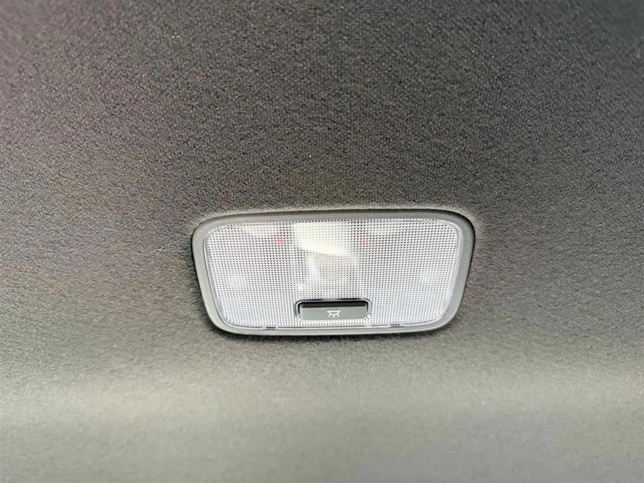 Hyundai Elantra  2025