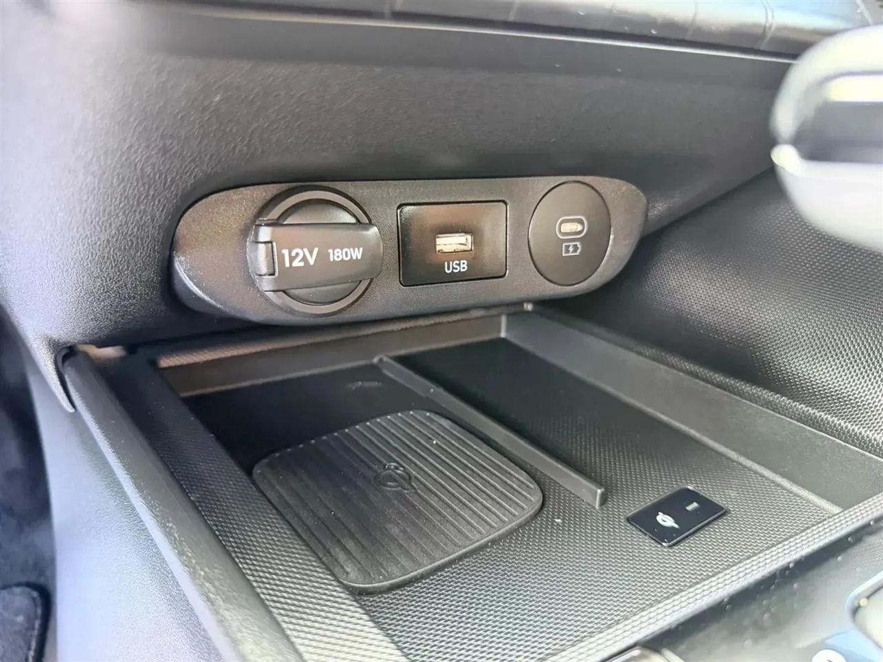 Hyundai Elantra  2025