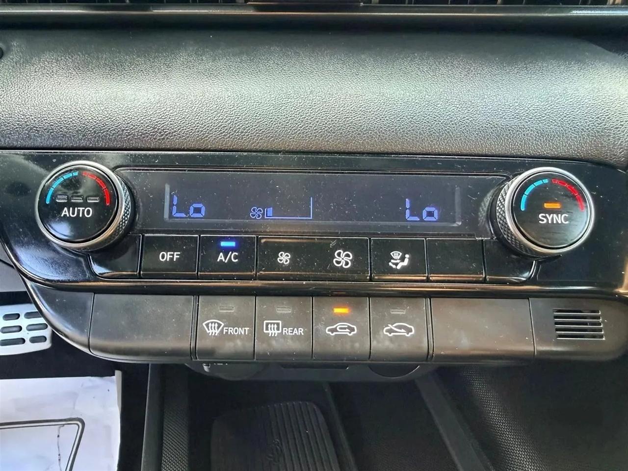 Hyundai Elantra  2025