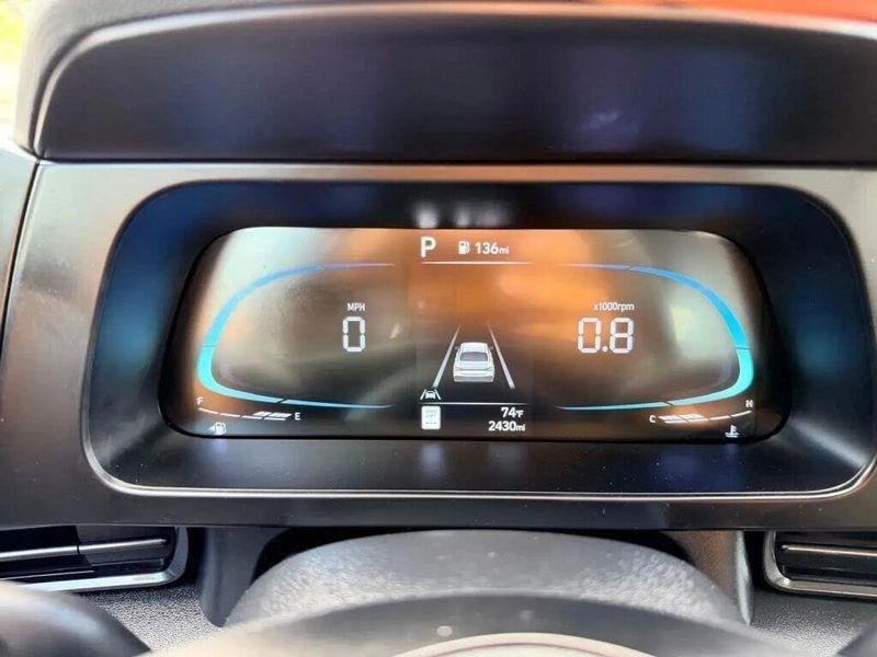 Hyundai Elantra  2025