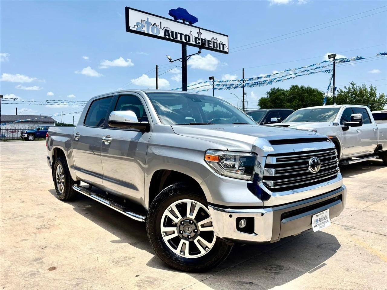Toyota Tundra  2021
