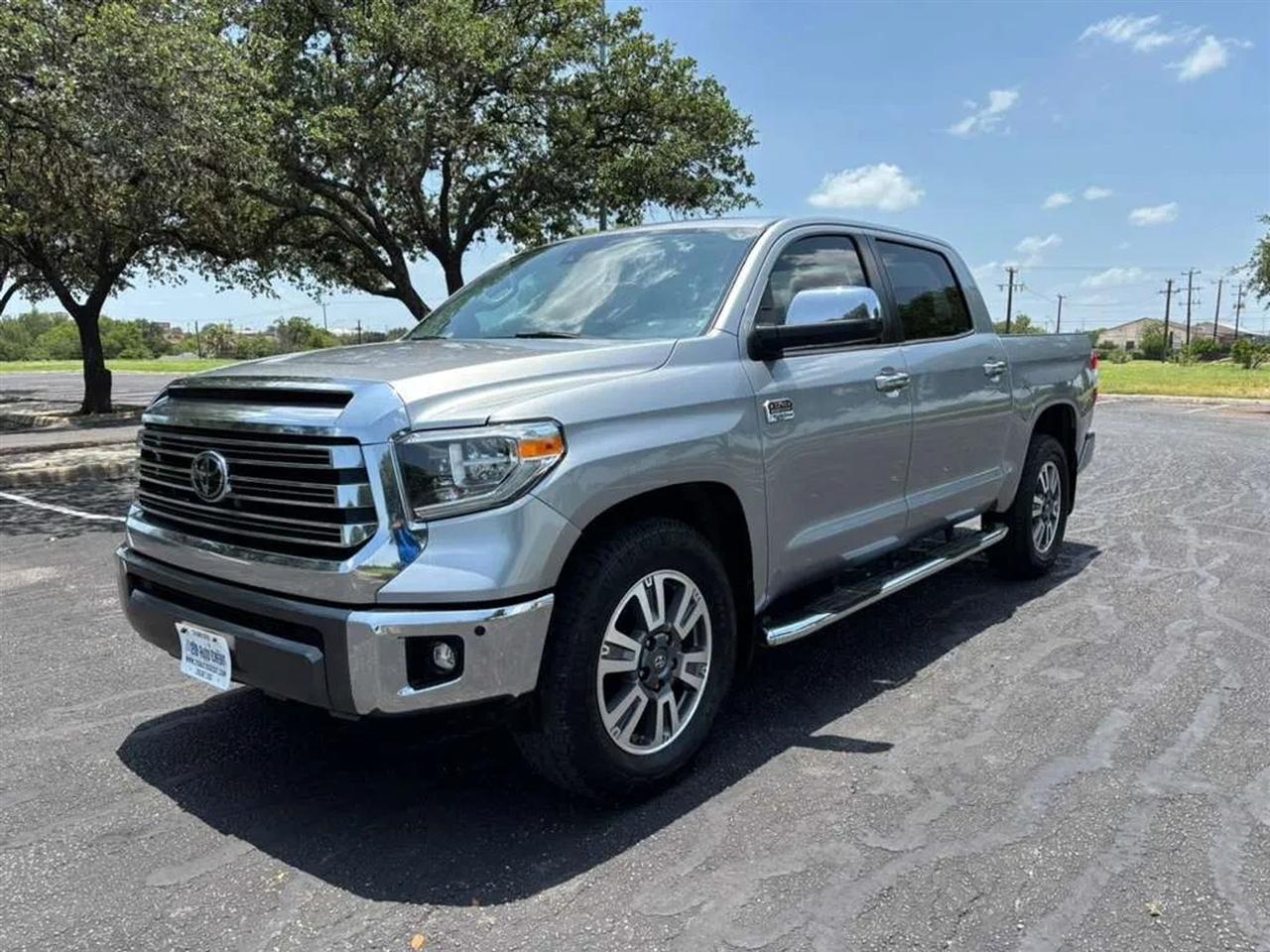 Toyota Tundra  2021