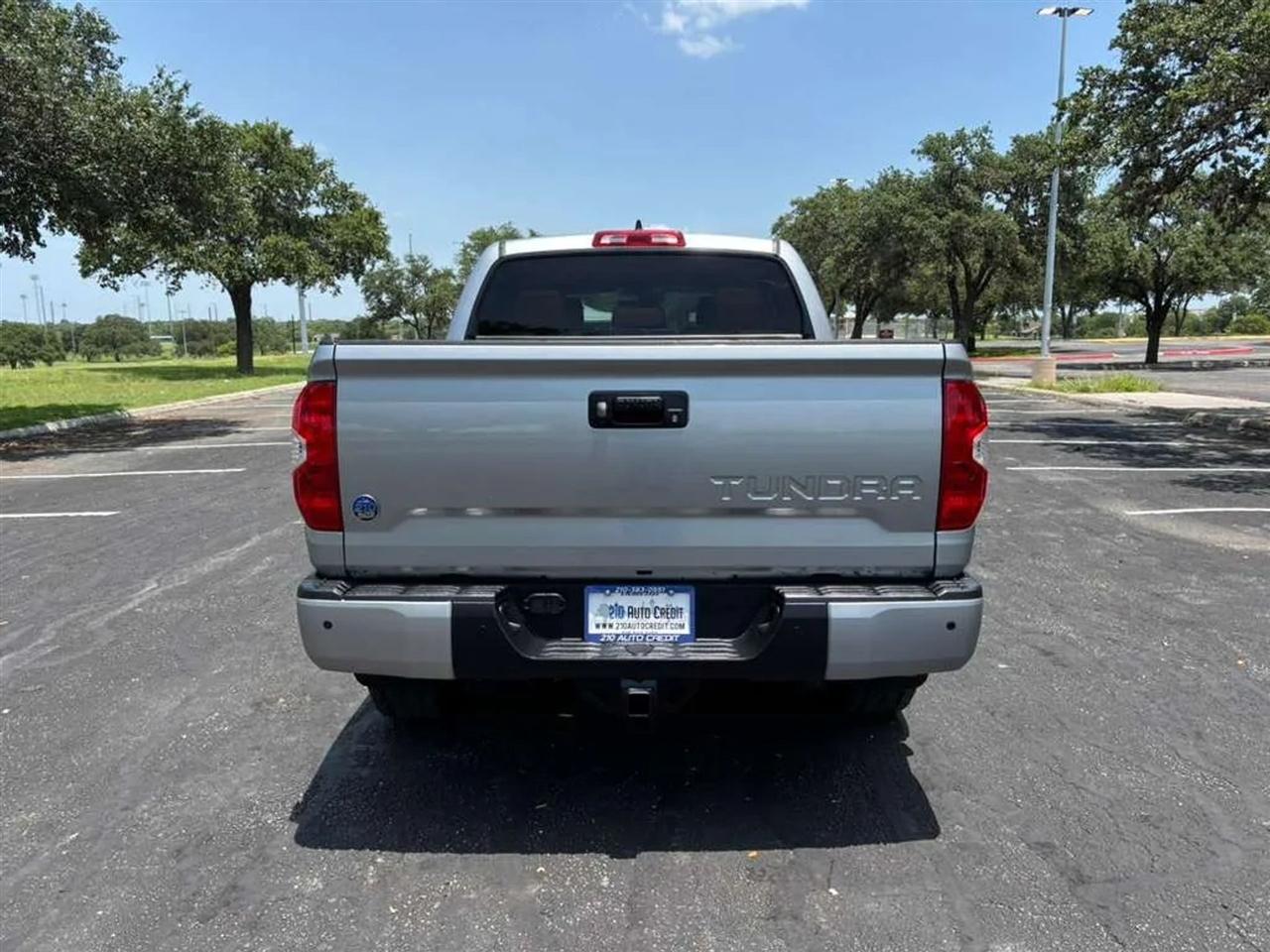 Toyota Tundra  2021