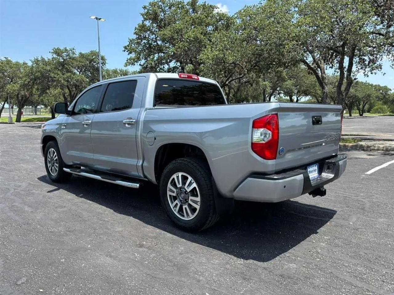 Toyota Tundra  2021