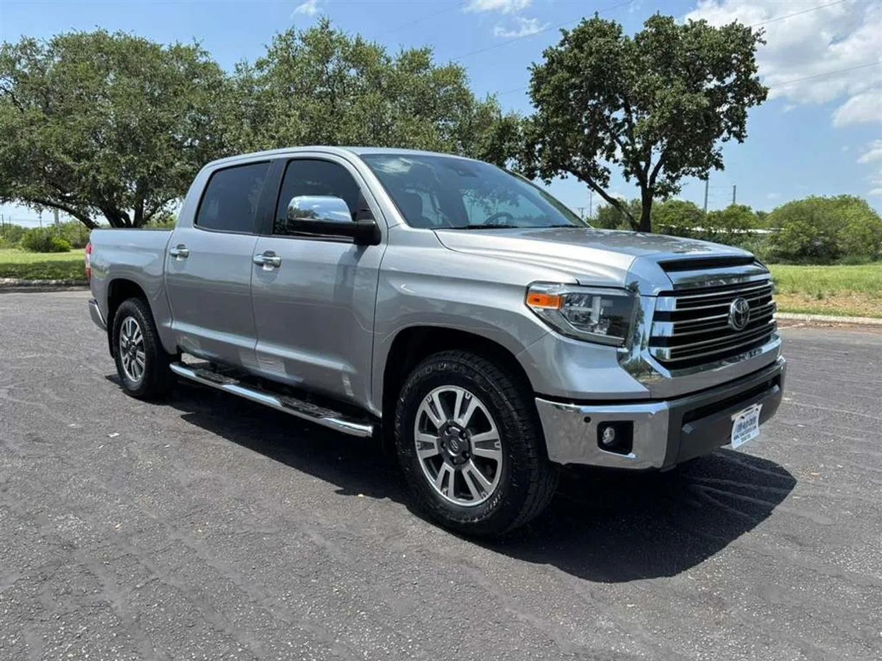 Toyota Tundra  2021