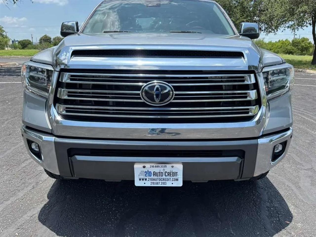 Toyota Tundra  2021