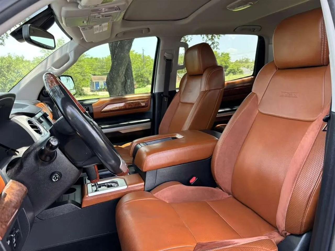 Toyota Tundra  2021