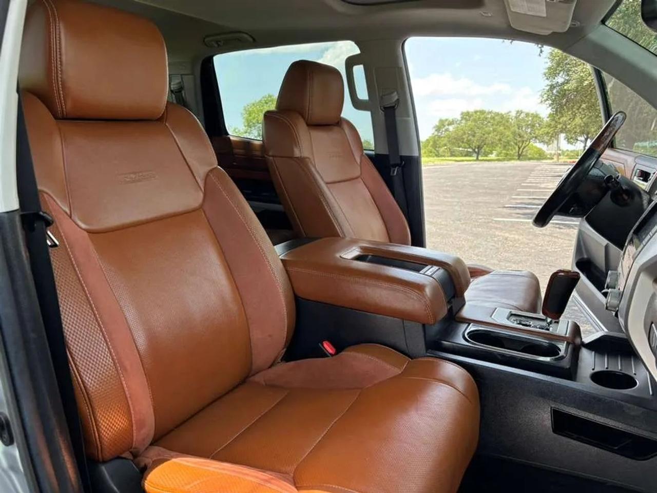 Toyota Tundra  2021
