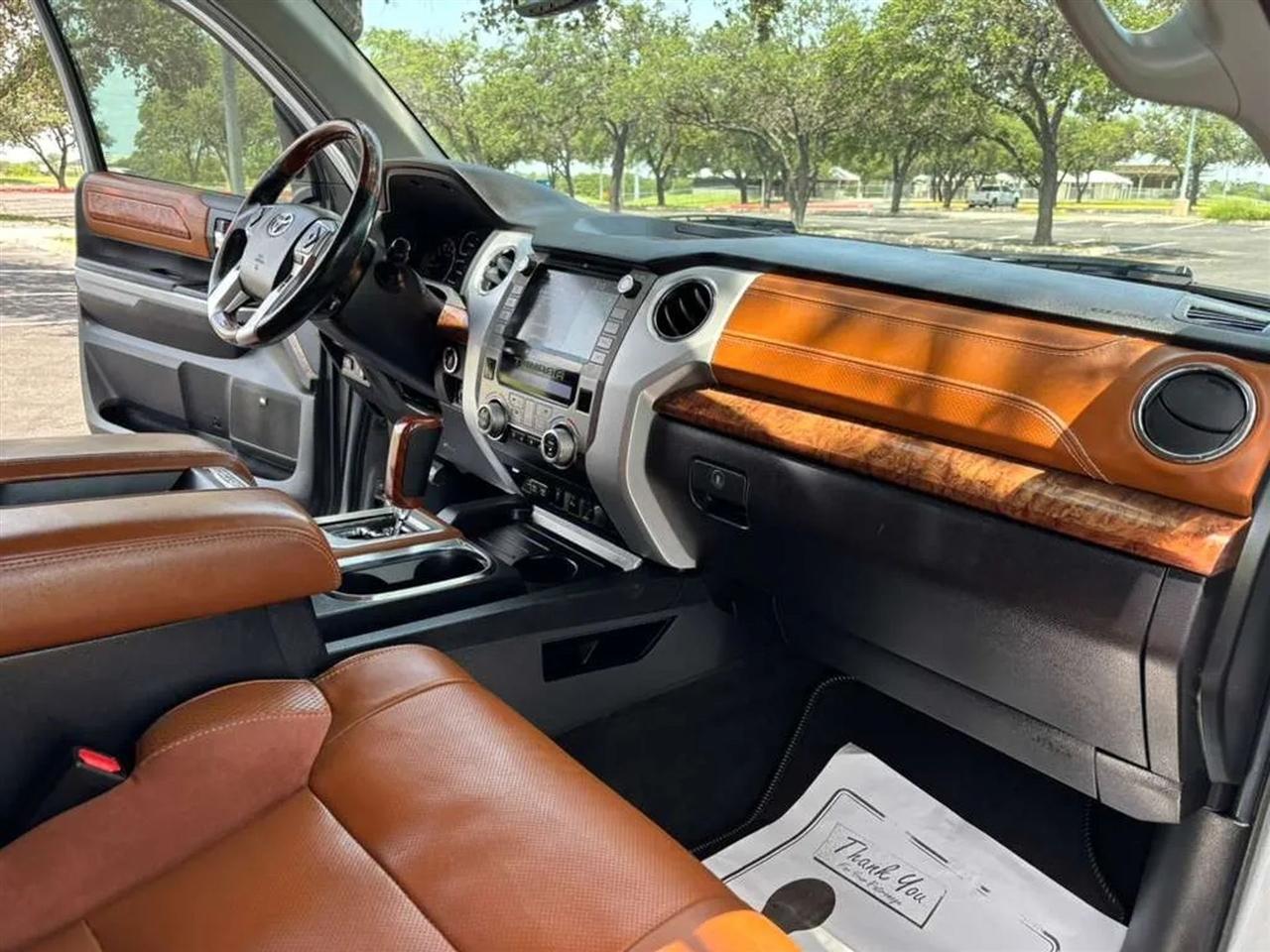 Toyota Tundra  2021