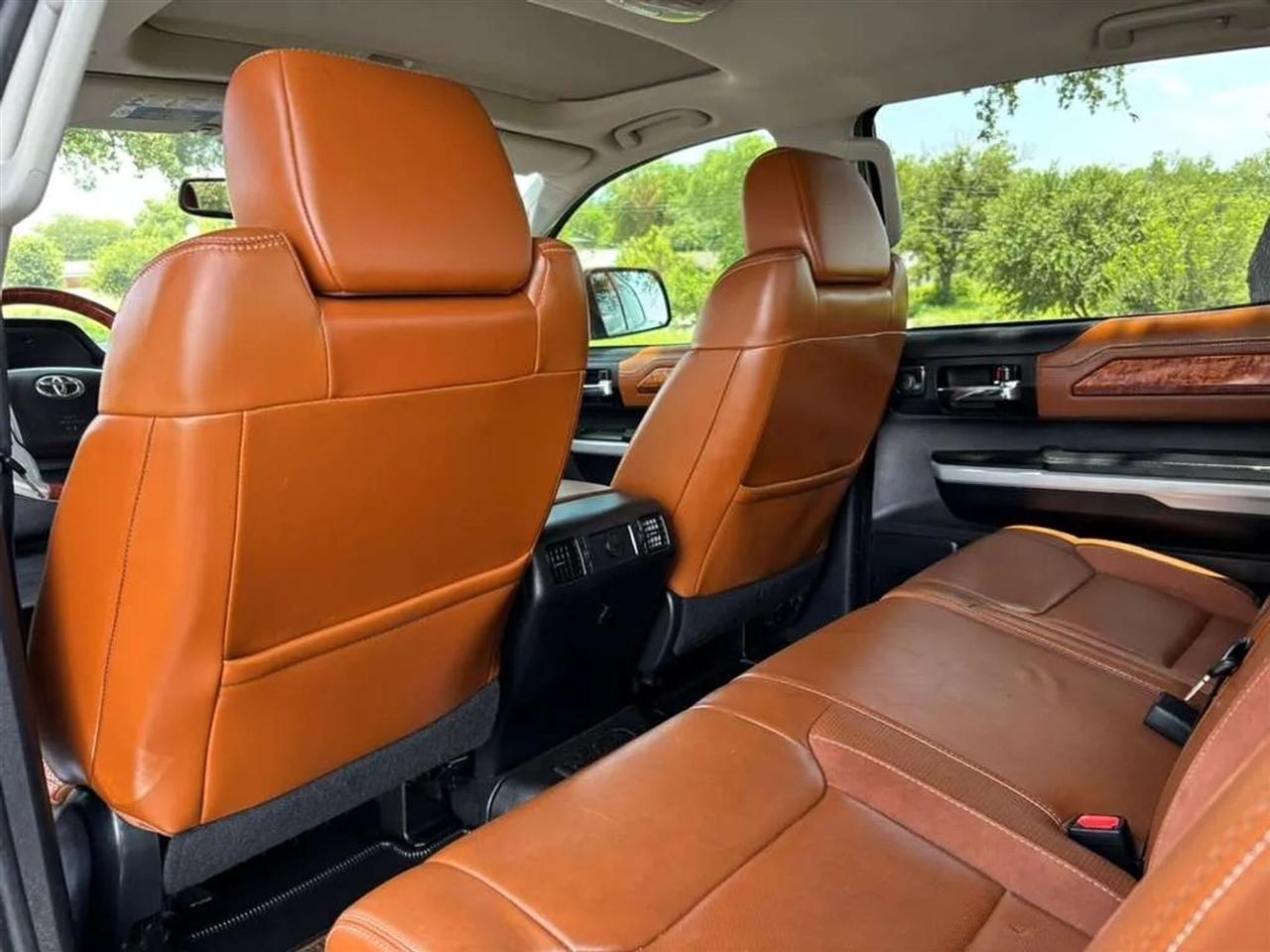 Toyota Tundra  2021