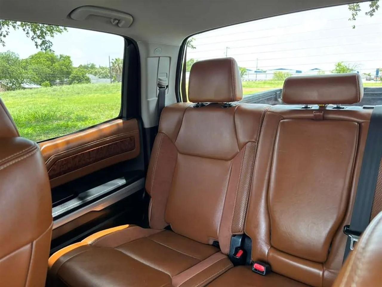 Toyota Tundra  2021