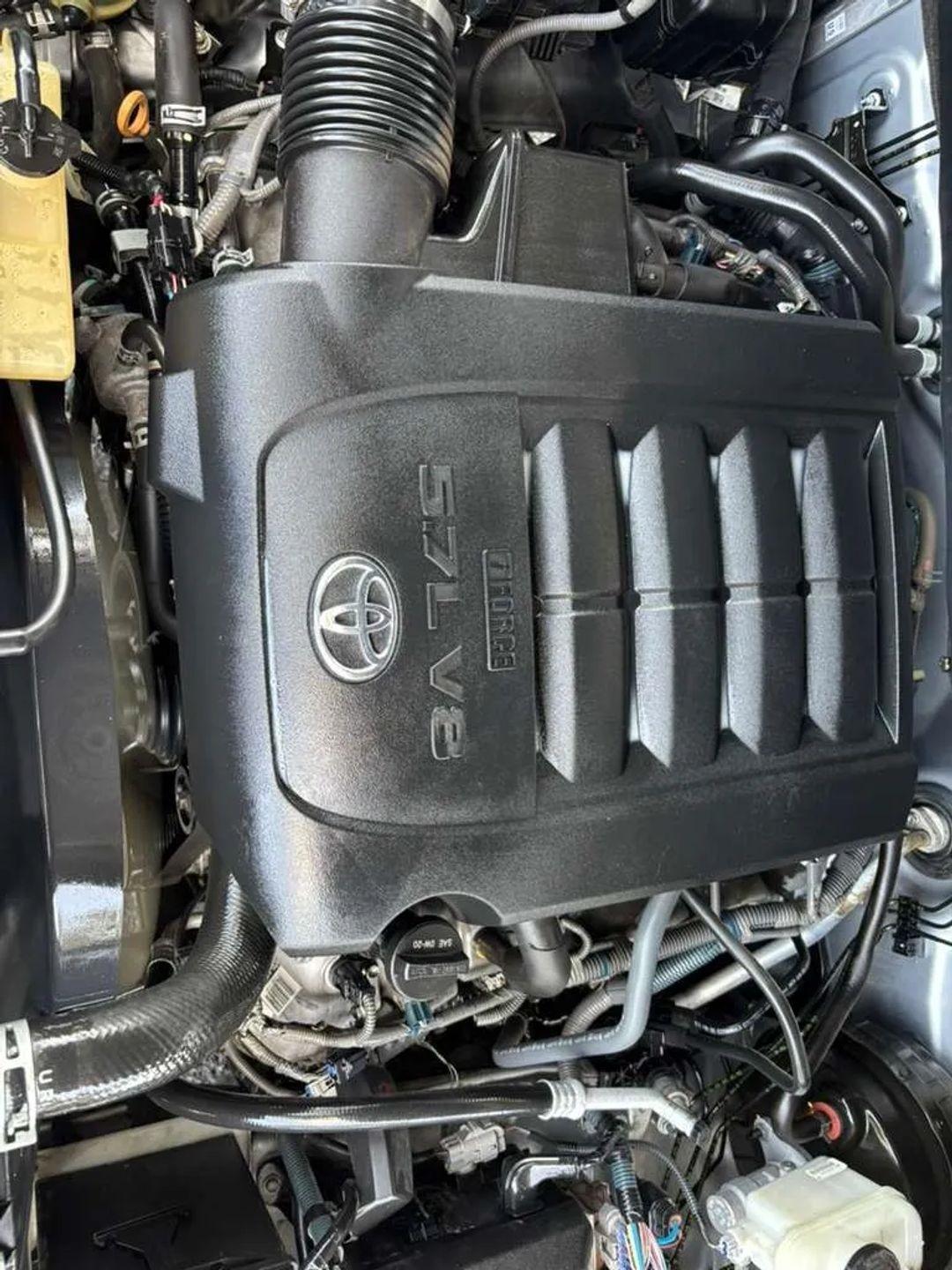 Toyota Tundra  2021