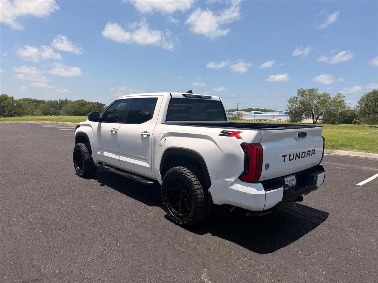 Toyota Tundra  2024