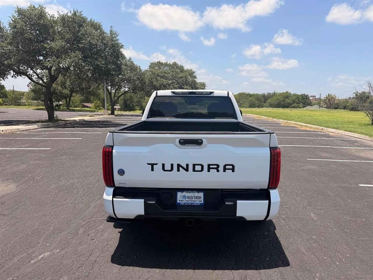 Toyota Tundra  2024