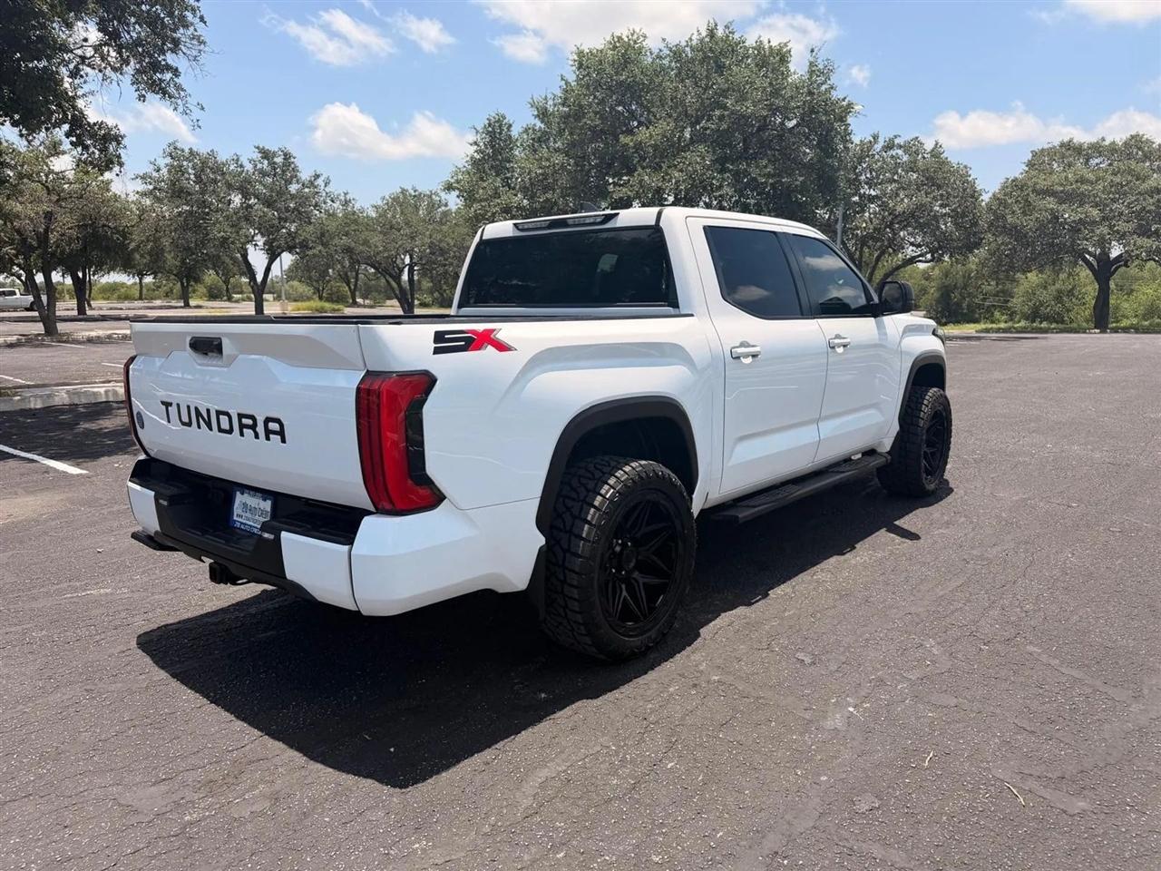 Toyota Tundra  2024