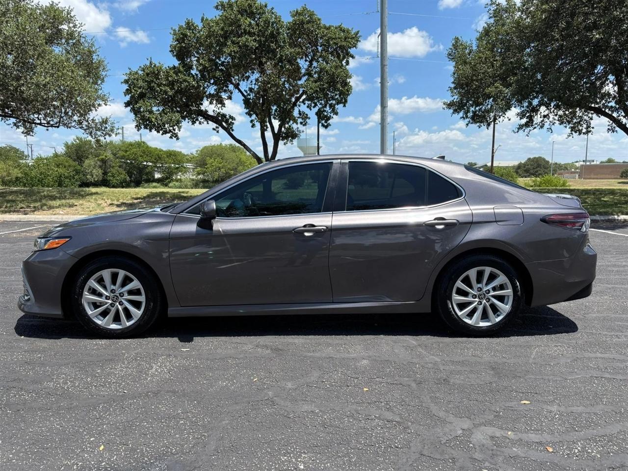 Toyota Camry  2024