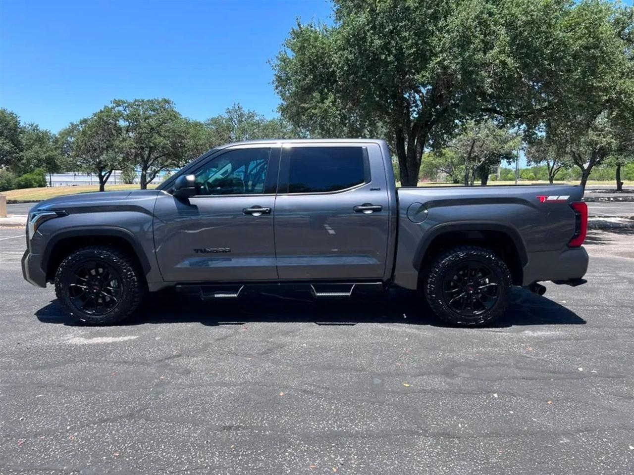Toyota Tundra  2023