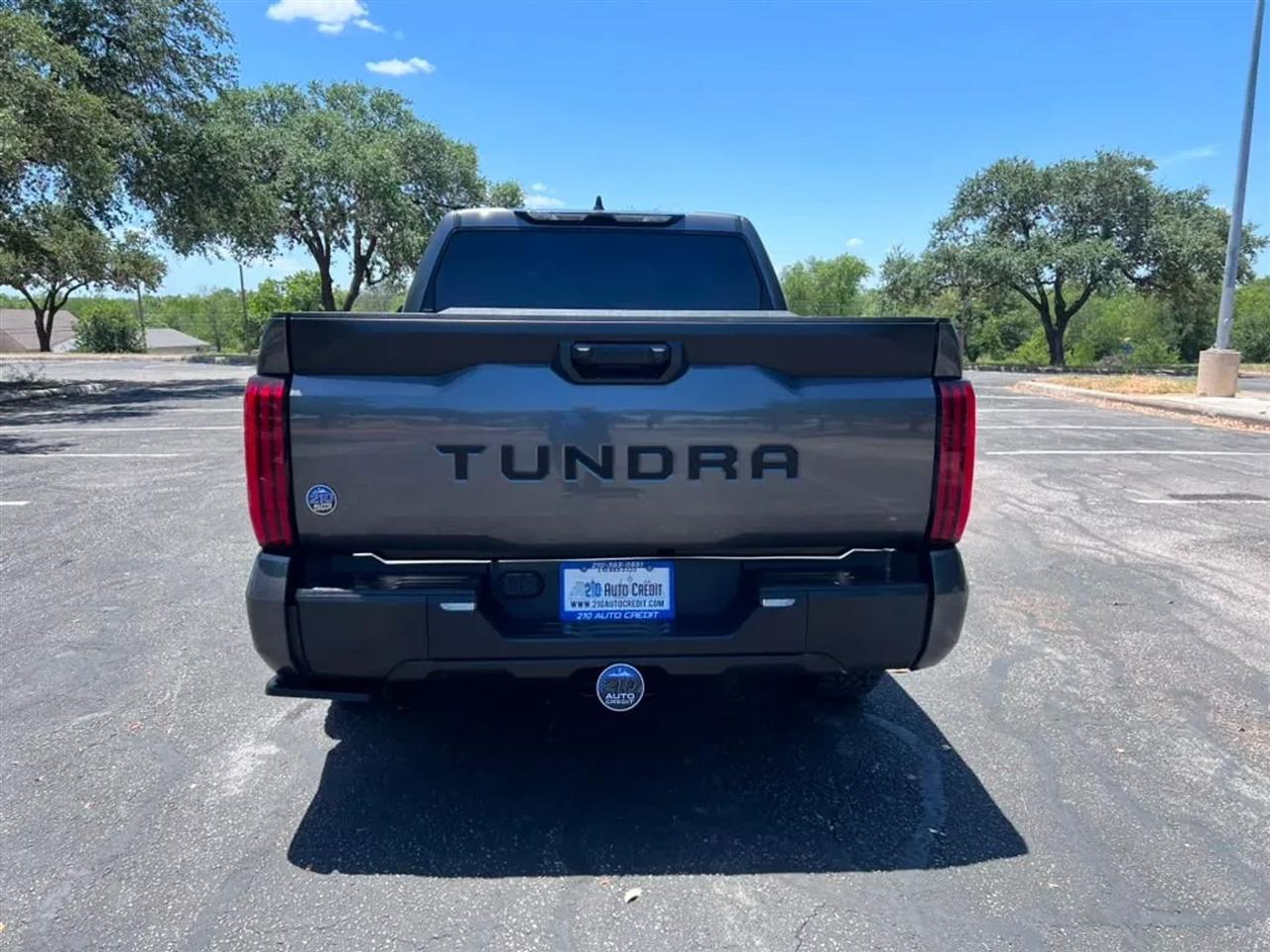 Toyota Tundra  2023