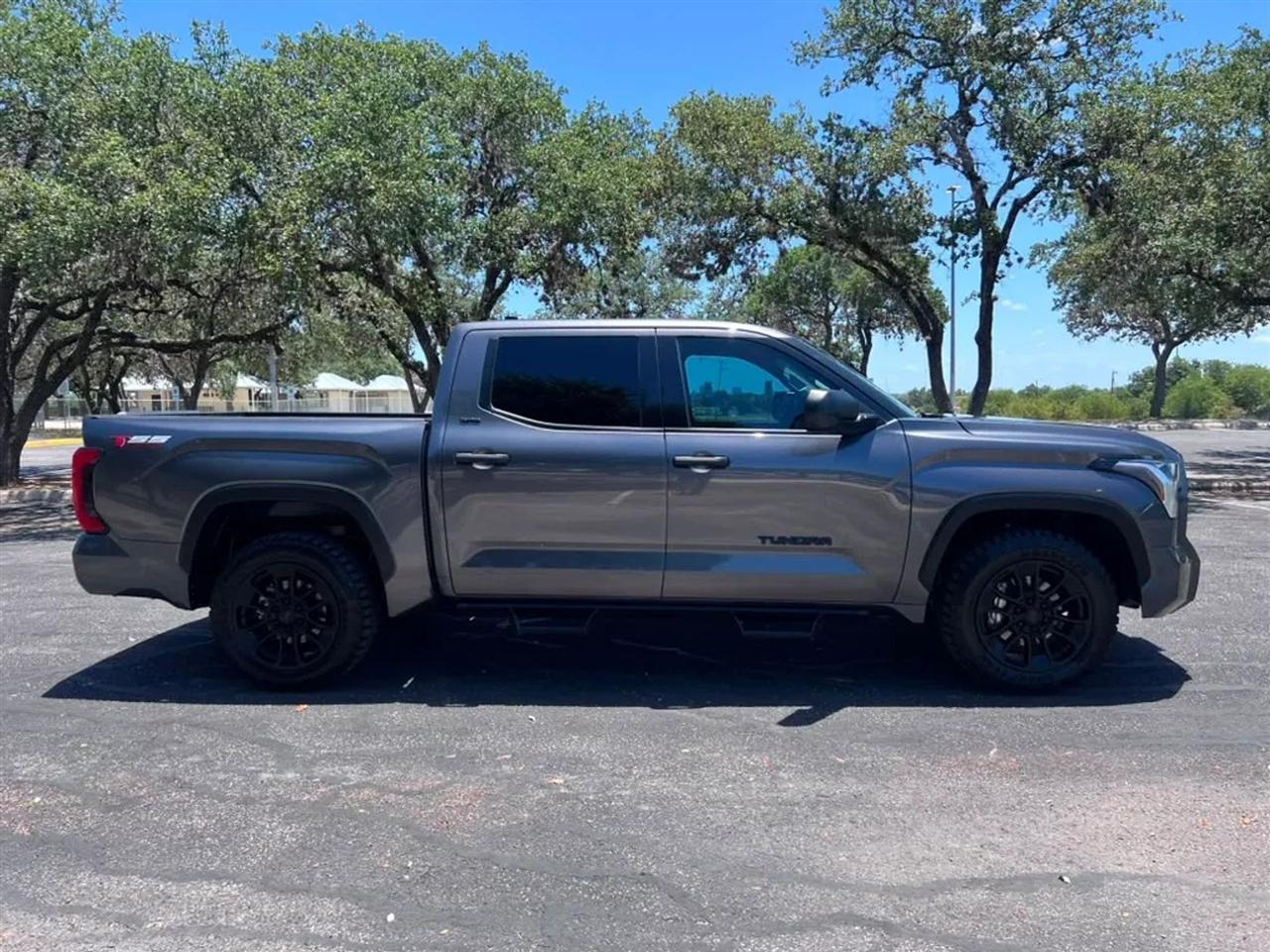 Toyota Tundra  2023