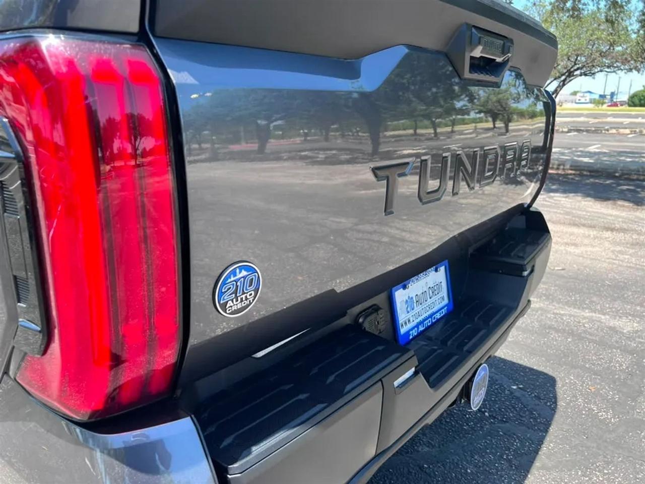 Toyota Tundra  2023