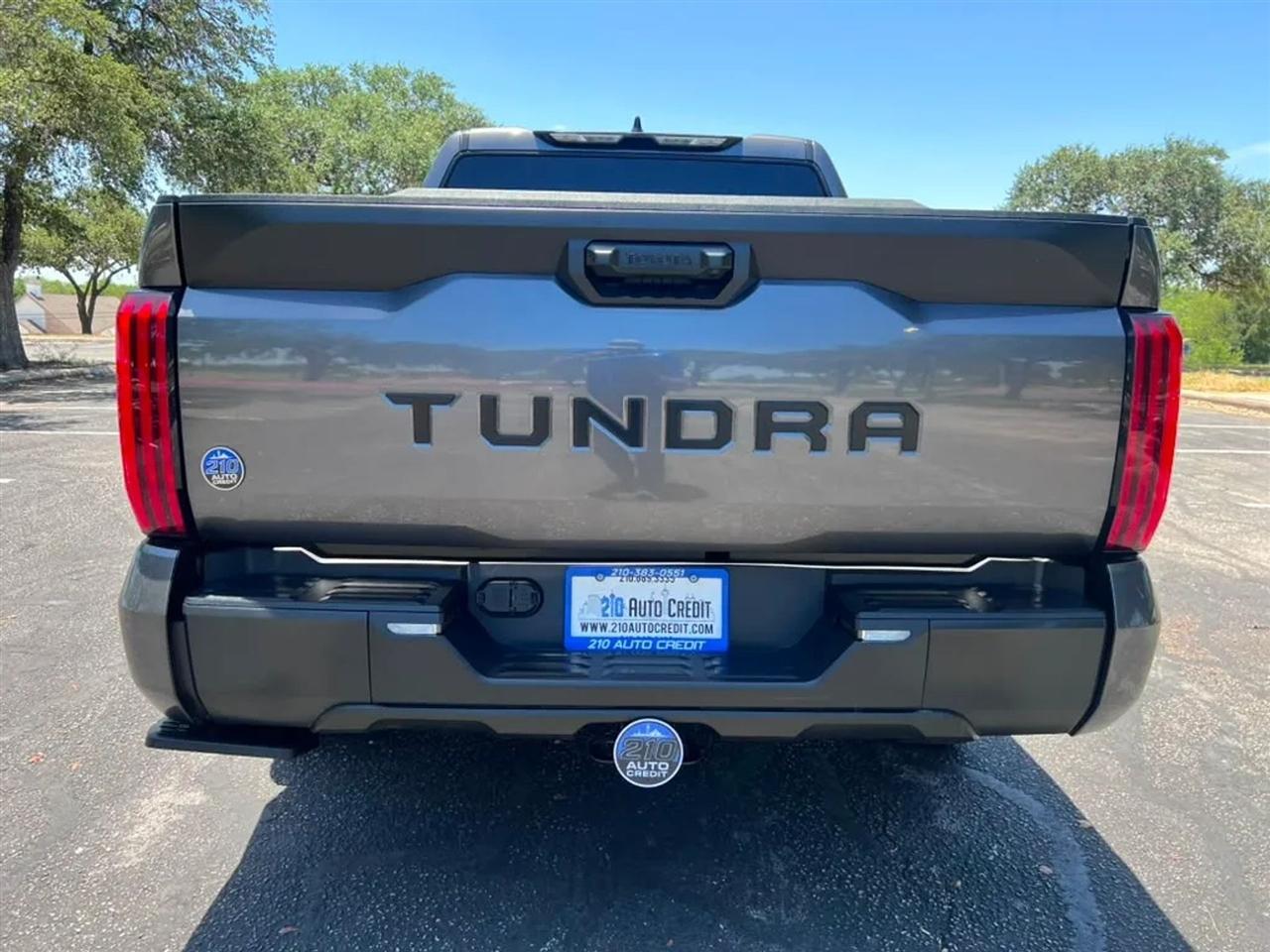Toyota Tundra  2023
