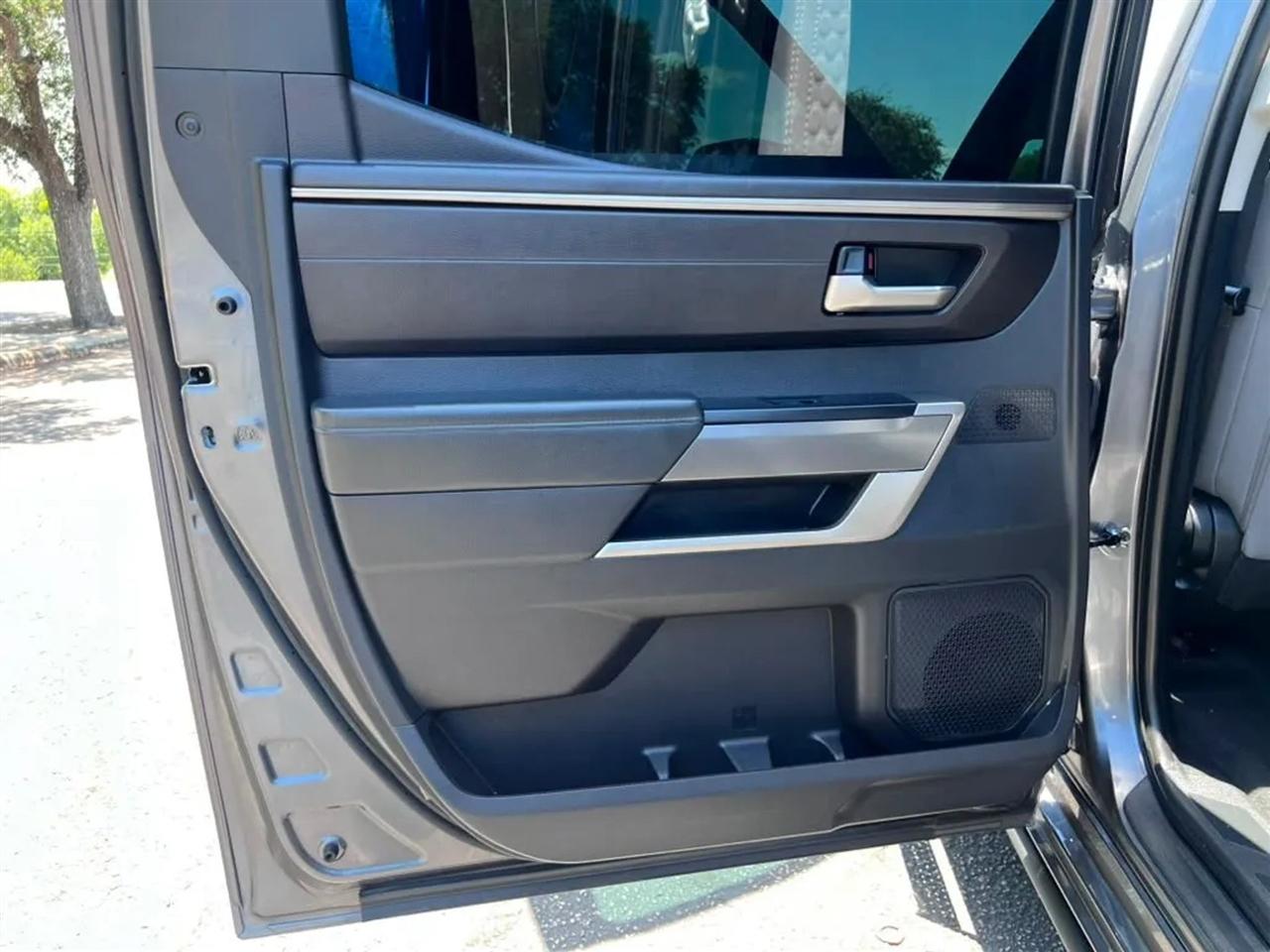 Toyota Tundra  2023