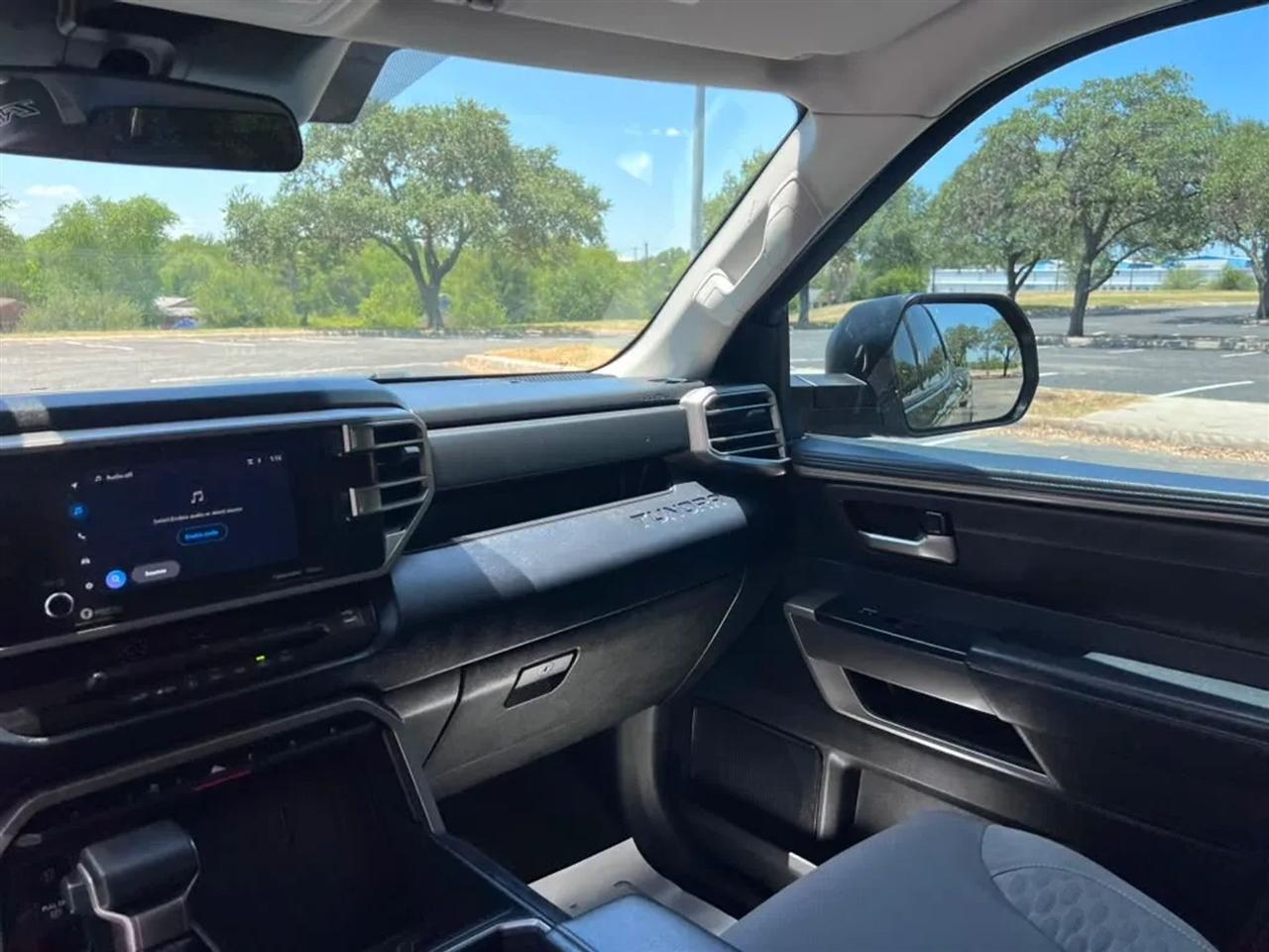 Toyota Tundra  2023