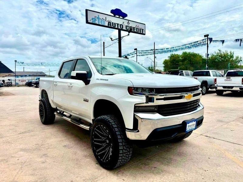 2021 Chevrolet Silverado 1500 LT Pickup 4D 5 3/4 ft