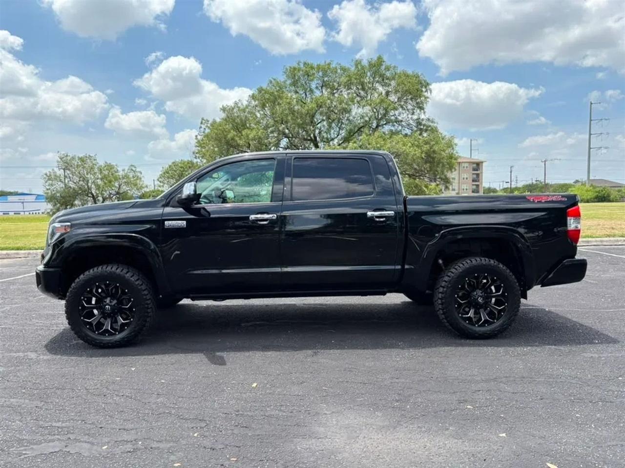 Toyota Tundra  2016