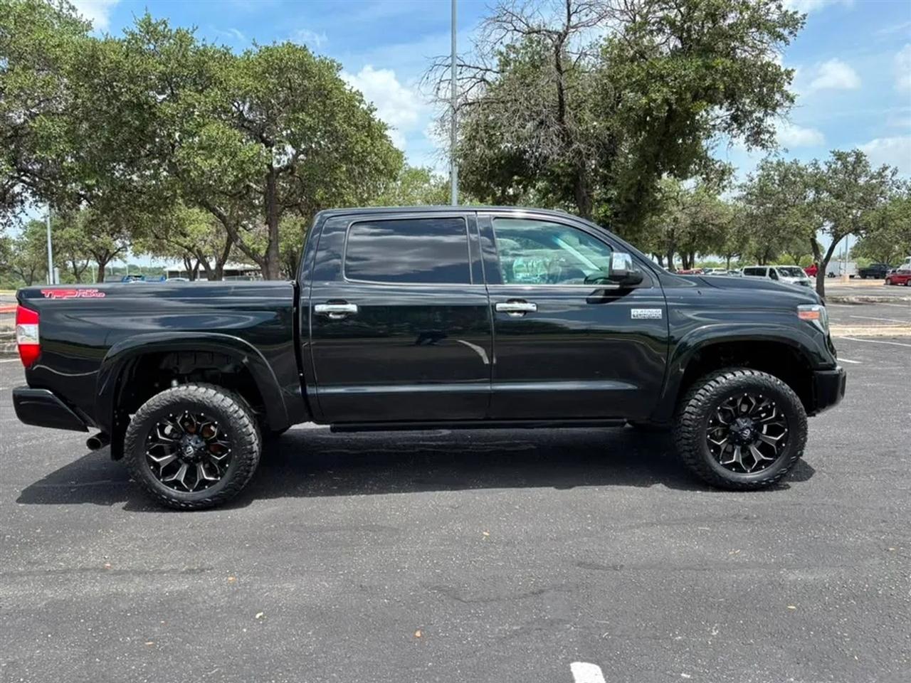 Toyota Tundra  2016