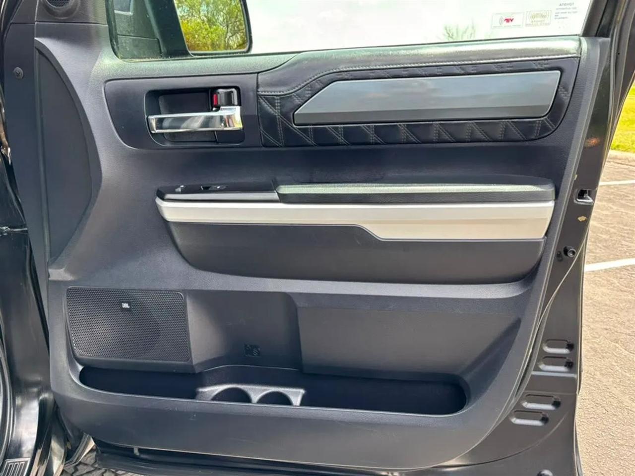 Toyota Tundra  2016
