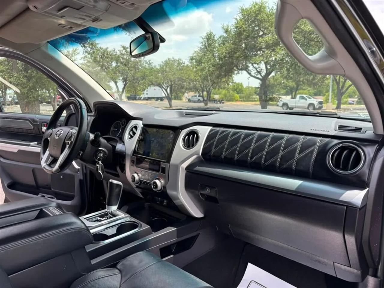 Toyota Tundra  2016