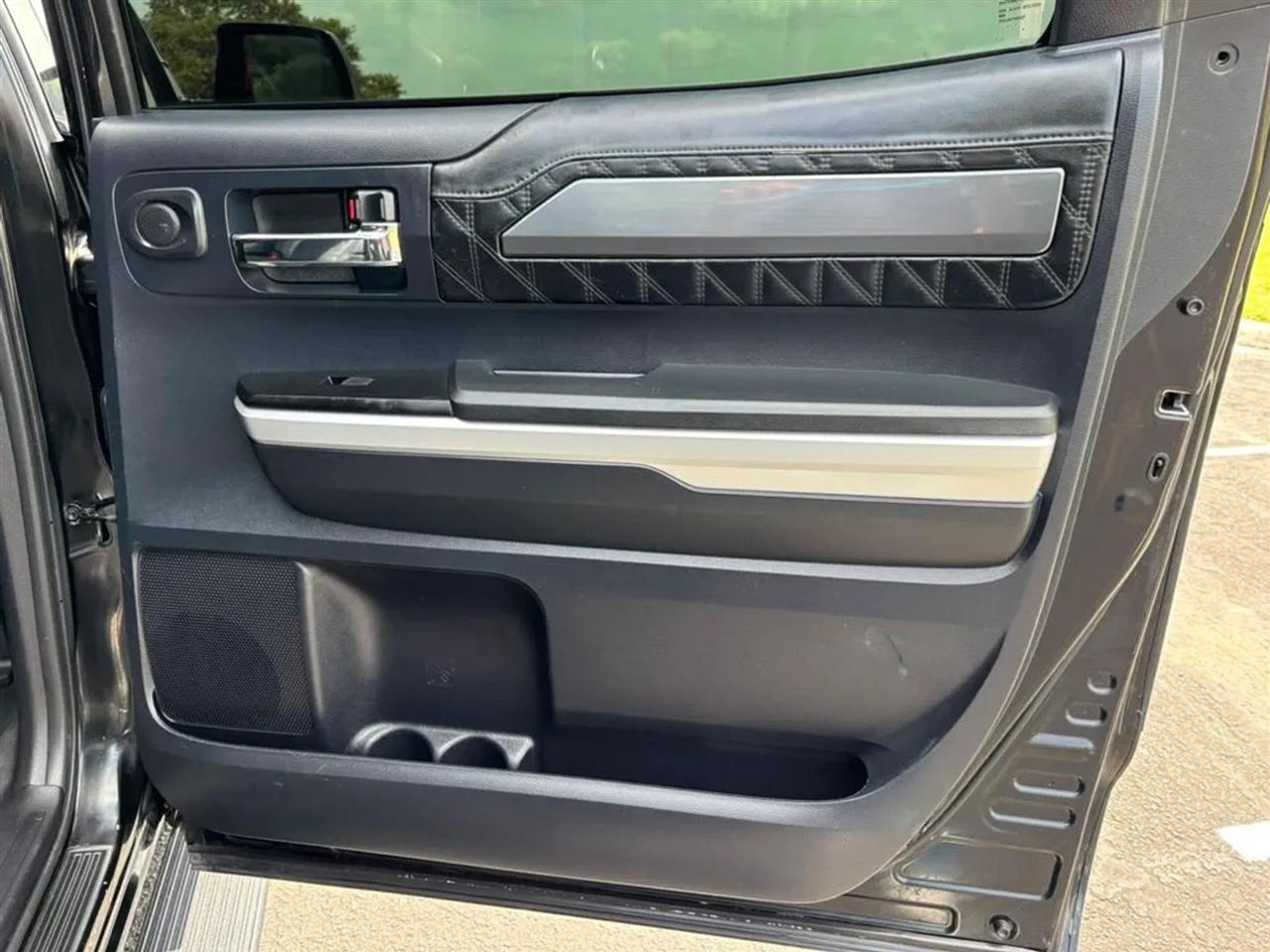 Toyota Tundra  2016